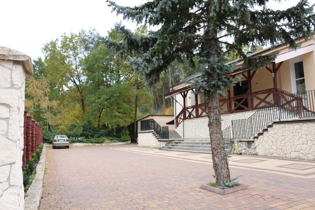 Hotel Lachowka Krepiec Extérieur photo